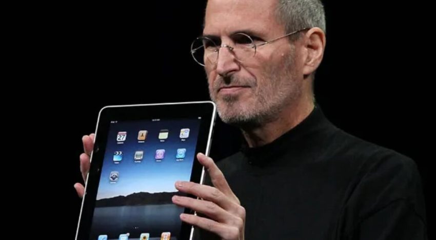 Steve Jobs «entró en cólera» por un tweet enviado desde un iPad. El problema es que lo mandó un periodista al que Apple se lo había prestado