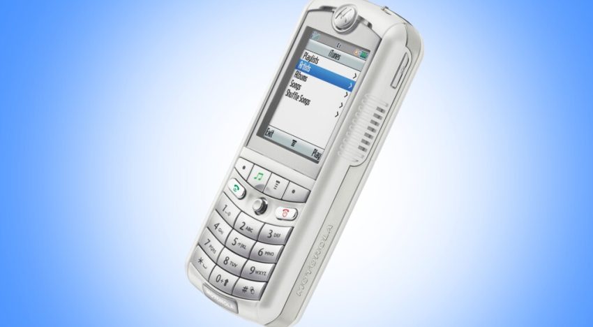 Apple quiso un iPhone antes del iPhone, así que habló con Motorola y crearon el iTunes Phone. Fue un fracaso