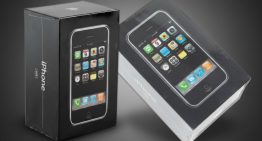 Un ingeniero de Apple tuvo que decidir en el último segundo qué hacer en la aduana. En su maleta llevaba los doce primeros iPhone de la historia