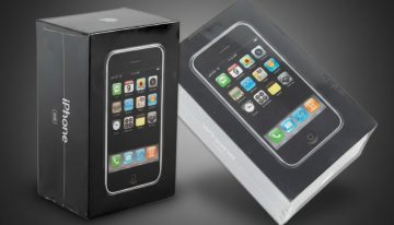 Un ingeniero de Apple tuvo que decidir en el último segundo qué hacer en la aduana. En su maleta llevaba los doce primeros iPhone de la historia