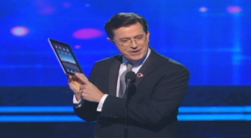 Apple prestó un iPad para los Grammy sin pagar nada. Años después, Samsung gastó 20 millones en los Oscar y les pillaron con un iPhone entre bastidores