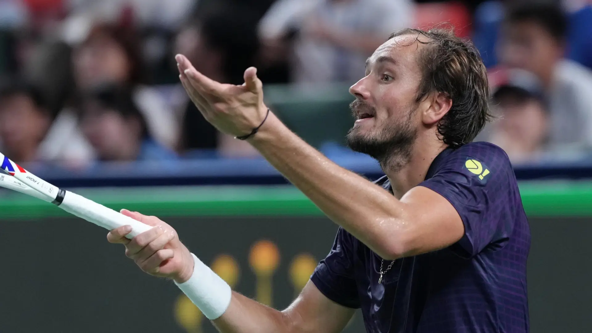 Medvedev pierde los papeles en la derrota ante Humbert: «Estas pelotas están hechas para quienes les gusta complacer»