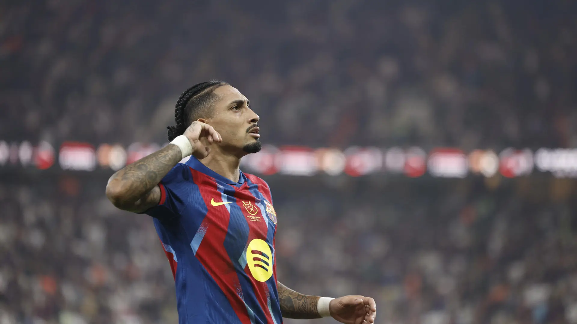 Raphinha explota por el arbitraje: «Es complicado cuando las normas cambian según a quién beneficien»