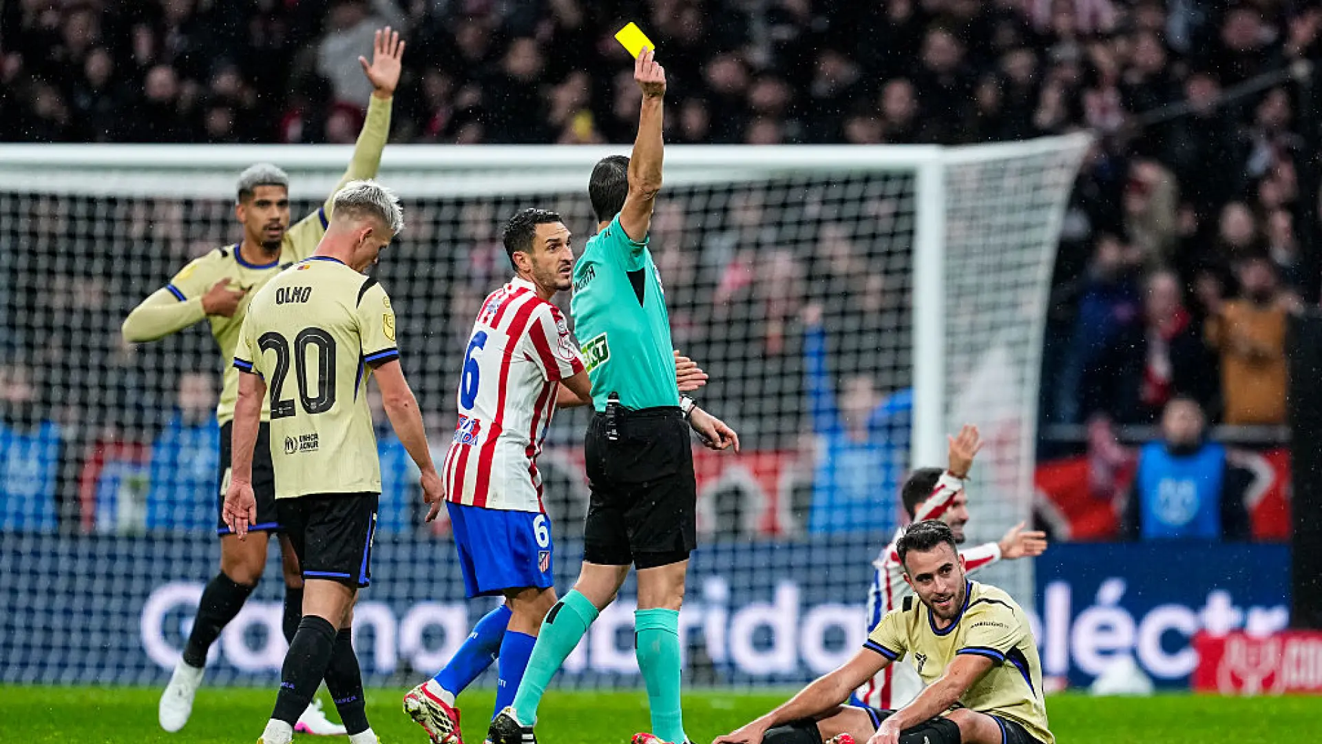 Indignación en el Barça con el arbitraje en la goleada del Atlético de Madrid: «Si la imagen que he visto no es IA, es un escándalo»