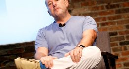 Jony Ive está saqueando la plantilla de Apple desde OpenAI. Acaban de desvelar el dineral que cuesta frenar esta sangría