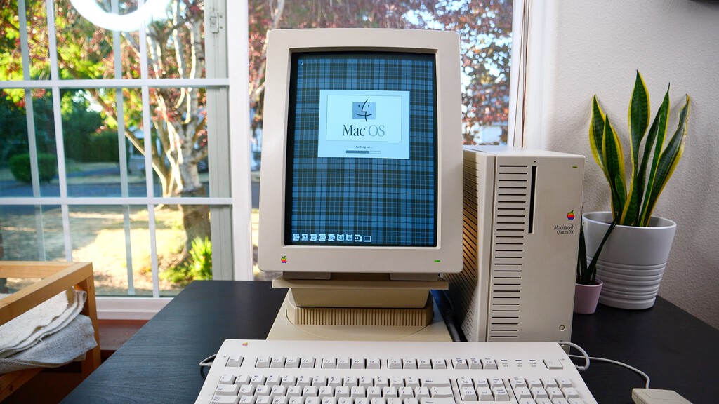 Décadas antes del iPhone, Apple ya apostó por las pantallas en vertical. Su mayor enemigo no fue la competencia, sino las cafeteras de la oficina 