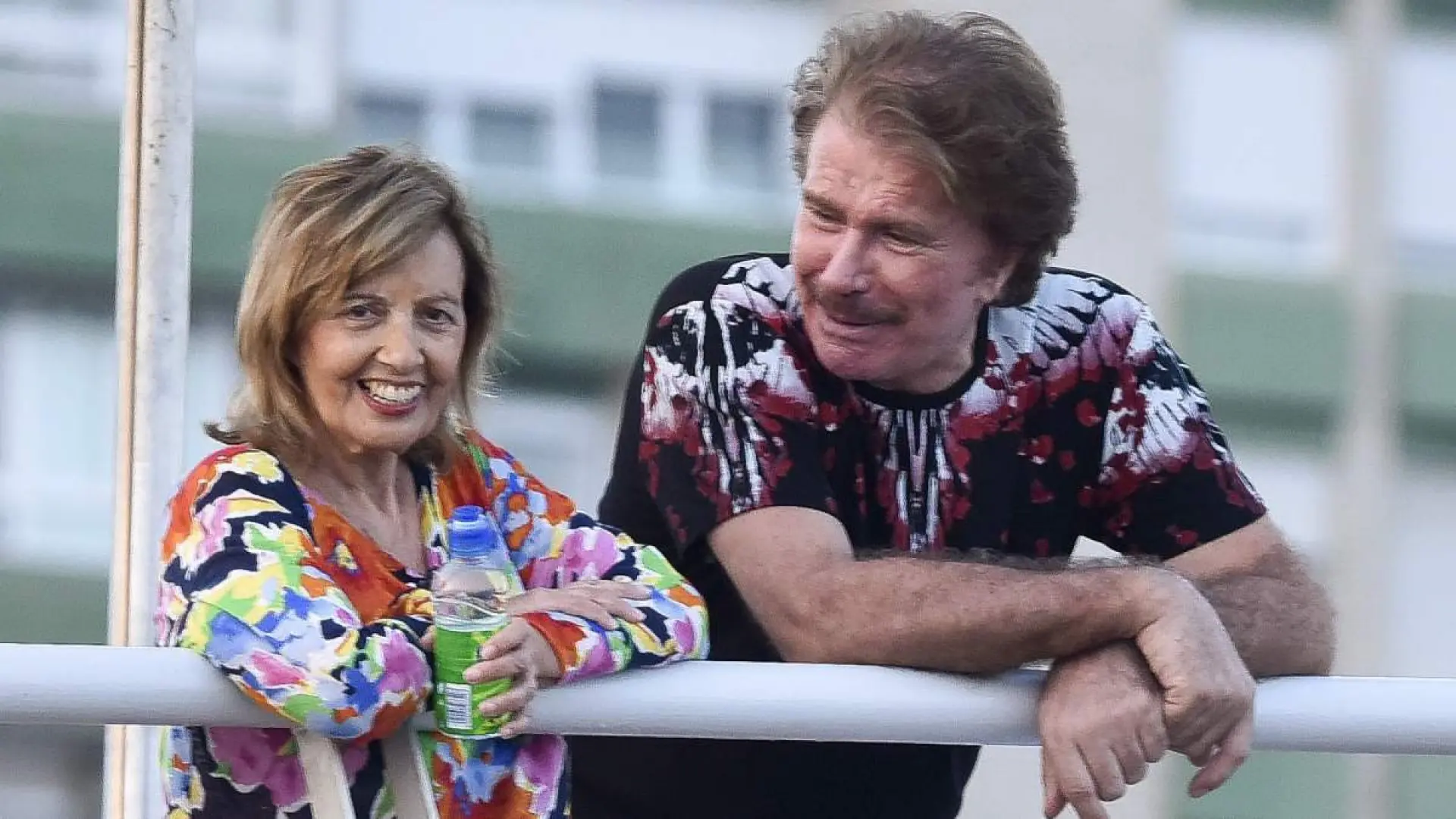 La fotografía 'delictiva' de María Teresa Campos: vestida de novia, con velo y un ramo de flores