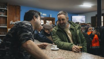 El récord Guinness del mitinero Abascal que dispara a Vox: 121 localidades en 109 días de campaña permanente