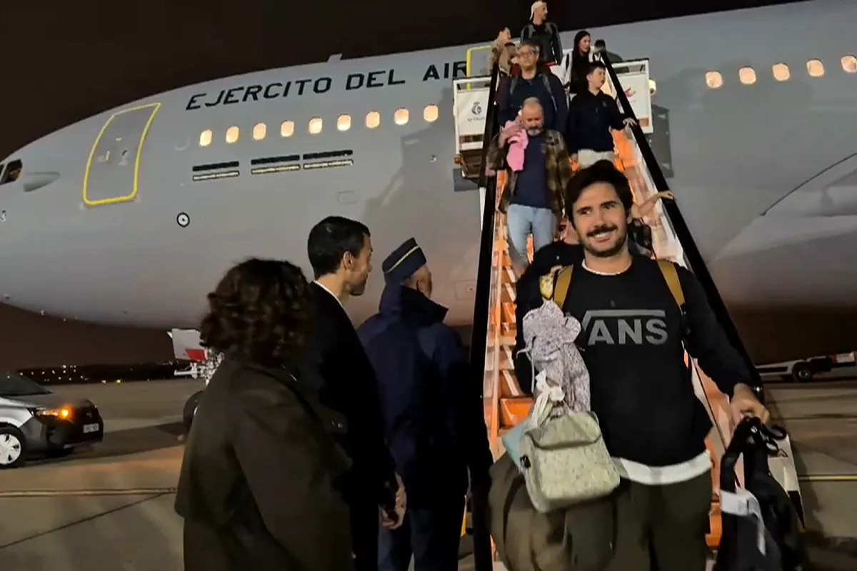 Defensa evacúa en un segundo vuelo a 237 españoles desde Omán tras la escalada del conflicto en Oriente Medio