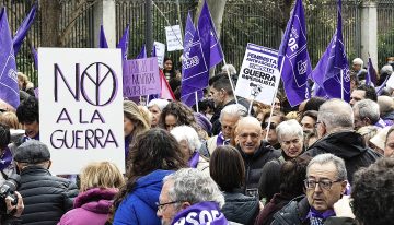 El 8-M desborda el 'No a la guerra' de Sánchez: el feminismo toma las calles con mensajes de igualdad y transciende los intentos partidistas para reflotar a la izquierda