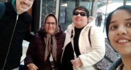 La huida de Ameneh, la mujer que fue cegada con ácido en Irán, junto al embajador español: «Oíamos las bombas caer cerca»