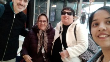 La huida de Ameneh, la mujer que fue cegada con ácido en Irán, junto al embajador español: «Oíamos las bombas caer cerca»