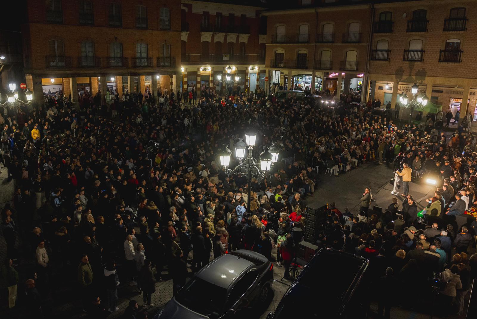 La Plaza Mayor de Benavente (Zamora), ayer durante el mitin de Santiago Abascal