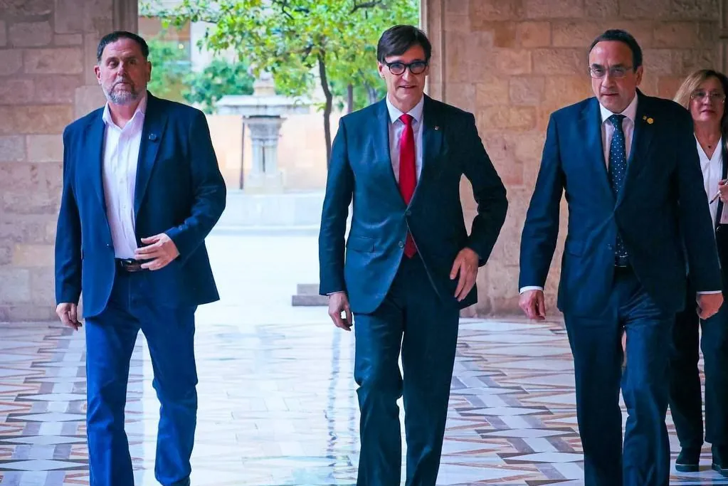 El Govern de Salvador Illa redobla su presión y avisa a ERC del «bloqueo» de las finanzas catalanas si no da su aval a los Presupuestos