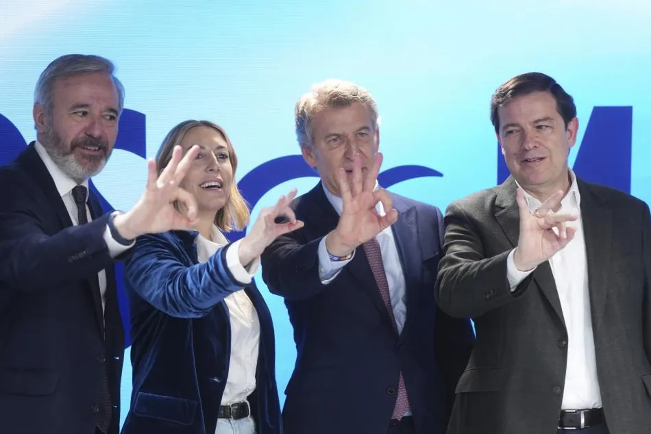 Feijóo exige a Vox que deje de poner «excusas» y cumpla su «obligación» de desbloquear los gobiernos autonómicos: «¡Ya está bien!»