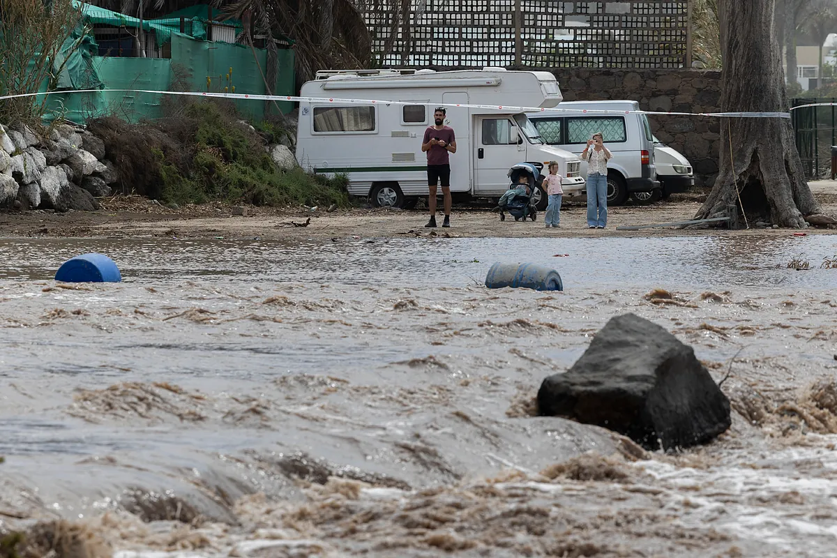 El paso de 'Therese' en Canarias: 24 vuelos cancelados, desprendimientos y alerta de inundaciones