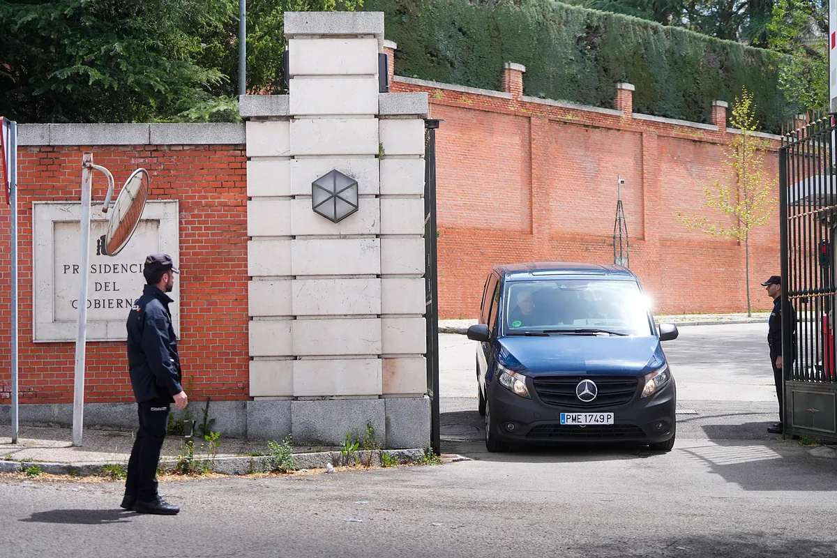 El CGPJ rechaza archivar ya las quejas de Bolaños contra el juez Peinado y ordena completar la investigación