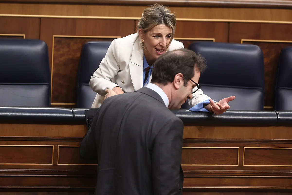 Recado de Yolanda Díaz a su rival Carlos Cuerpo y el PP se mofa de que su «enemigo» le «adelante por la derecha»