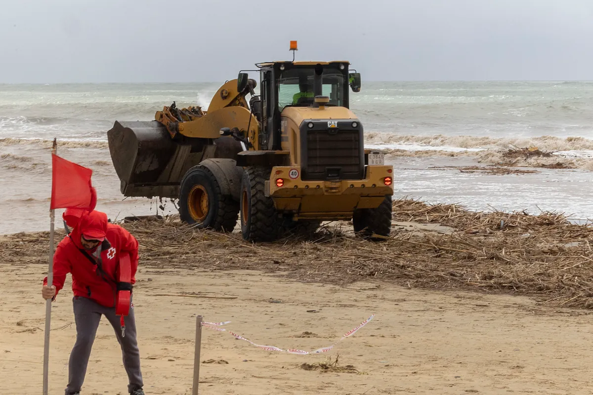 Las fuertes rachas de viento activan avisos en 10 CCAA durante el Domingo de Ramos, con descenso de las temperaturas máximas en casi todo el país