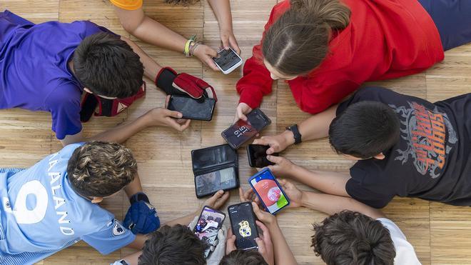 Los neuropediatras alertan de un aumento de casos de 'autismo digital', niños con síntomas similares al TEA por el abuso de pantallas