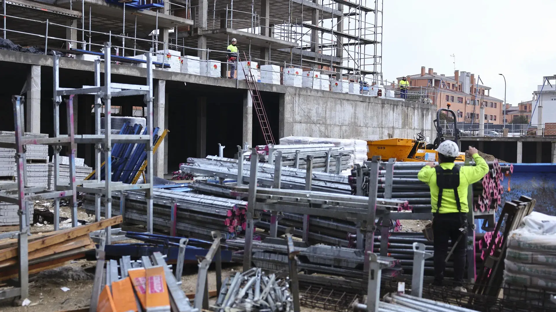 Las constructoras alertan de retrasos y subidas de precios en la vivienda por la guerra en Oriente Medio