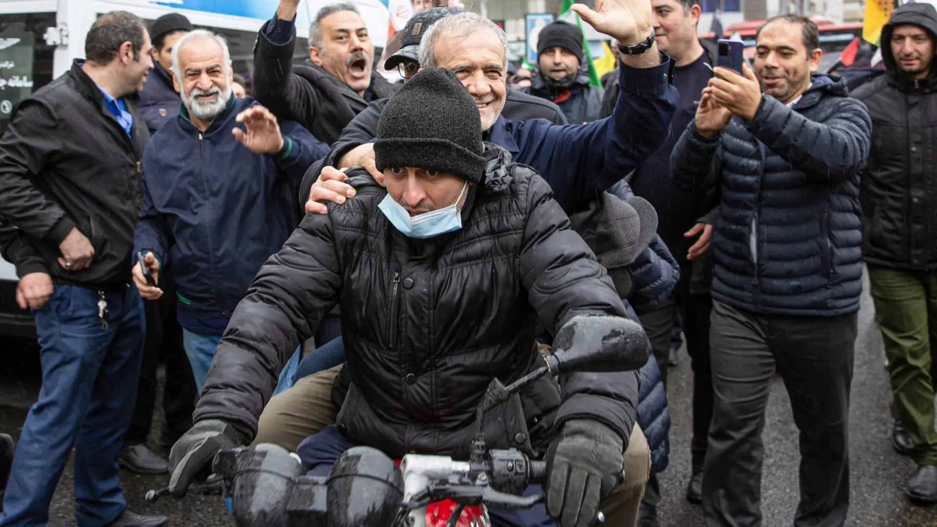 El hijo del presidente de Irán mantiene un diario en internet sobre la guerra: «Nada es normal»