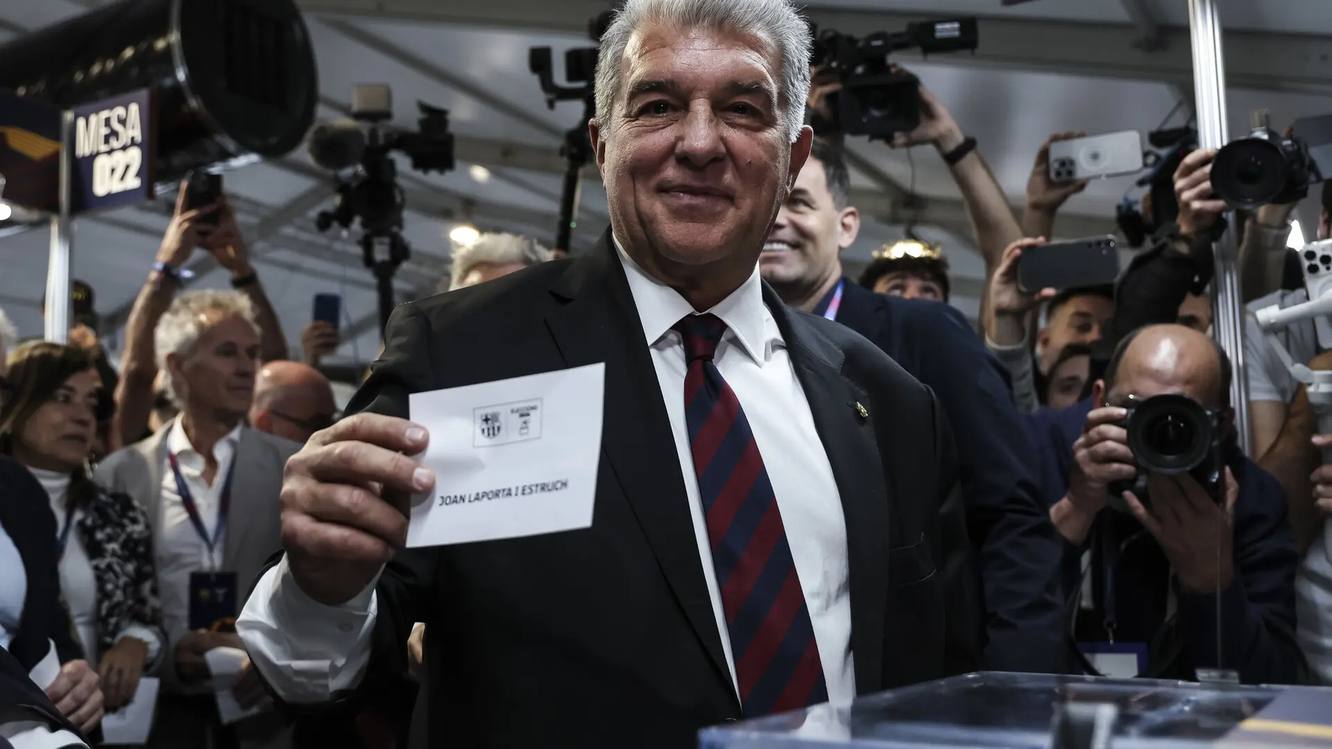 La encuesta a pie de urna da una gran ventaja a Joan Laporta: ganaría las elecciones del FC Barcelona con dos tercios de los votos