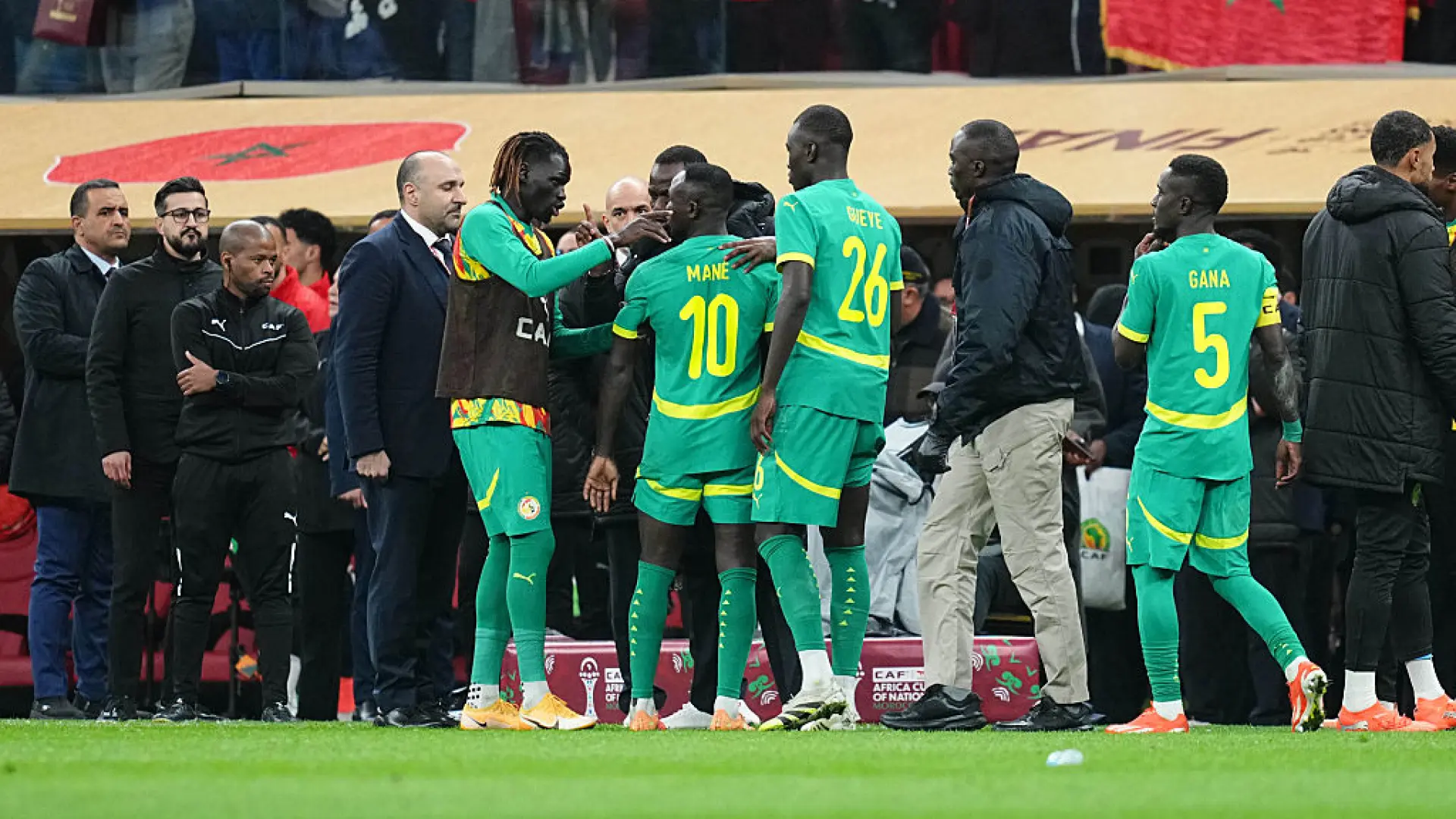Así fue el polémico momento de la final de la Copa de África que deja a Senegal sin el título y se lo da a Marruecos dos meses después