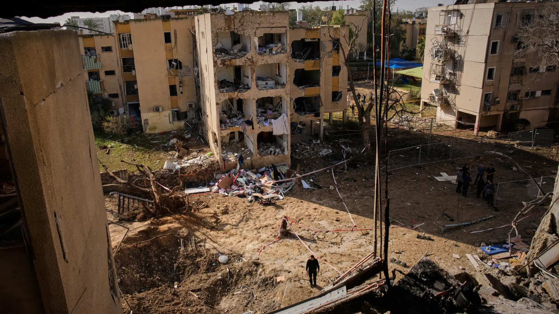 Guerra en Irán, en directo | Irán perfora las defensas de Israel y provoca 175 heridos en dos ataques mientras Trump lanza un ultimátum a Teherán de 48 horas