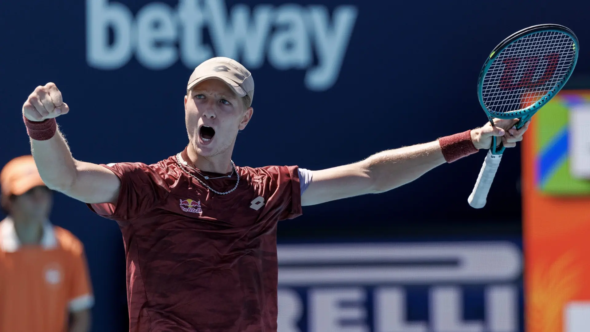 Martín Landaluce 'venga' a Alcaraz con una tremenda remontada ante Korda y se mete en cuartos de final en Miami