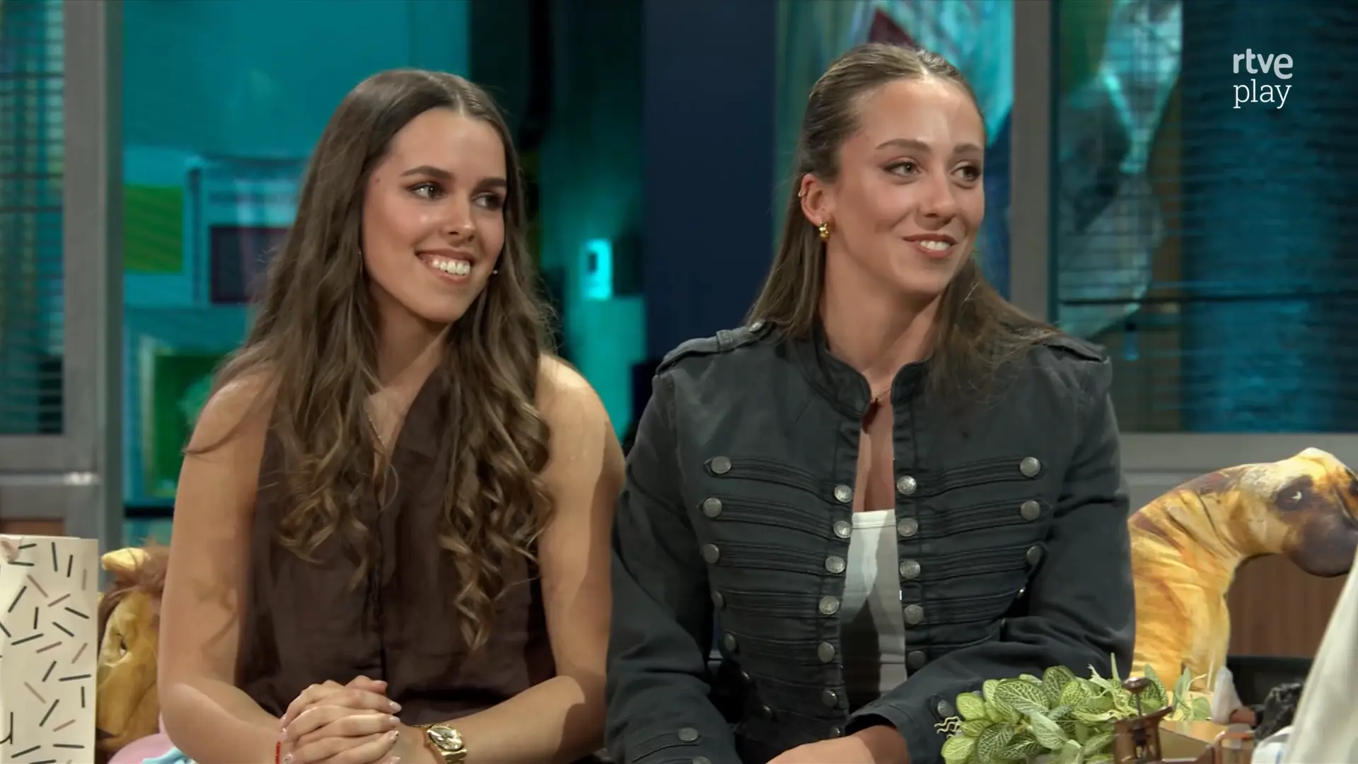 La reivindicación de María Martín-Granizo y Audrey Pascual en 'La Revuelta': «Siendo coja, mujer y esquiadora, en España no vivimos»