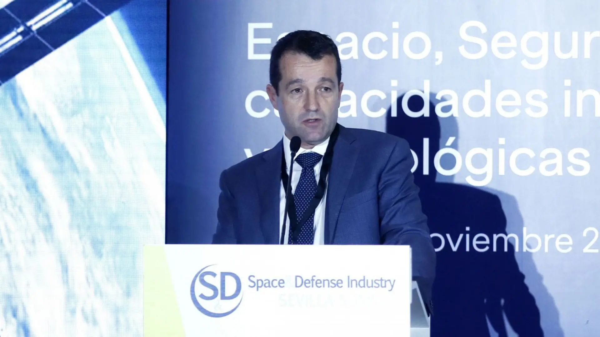 Indra sufre su mayor caída en bolsa desde 2022 tras la renuncia a la fusión con Escribano para contentar al Gobierno