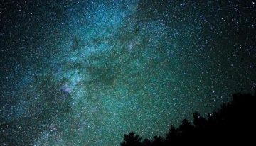 Sin eclipses, pero con equinoccio, lluvias de estrellas y luna azul: guía de la primavera astronómica de 2026