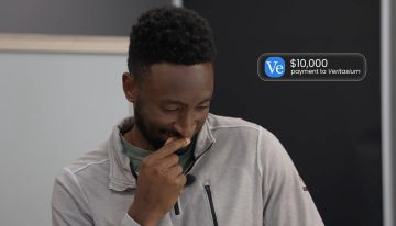 Demuestran cómo robar 10.000 dólares a Marques Brownlee. Es una vulnerabilidad de Visa que funciona incluso con el iPhone bloqueado