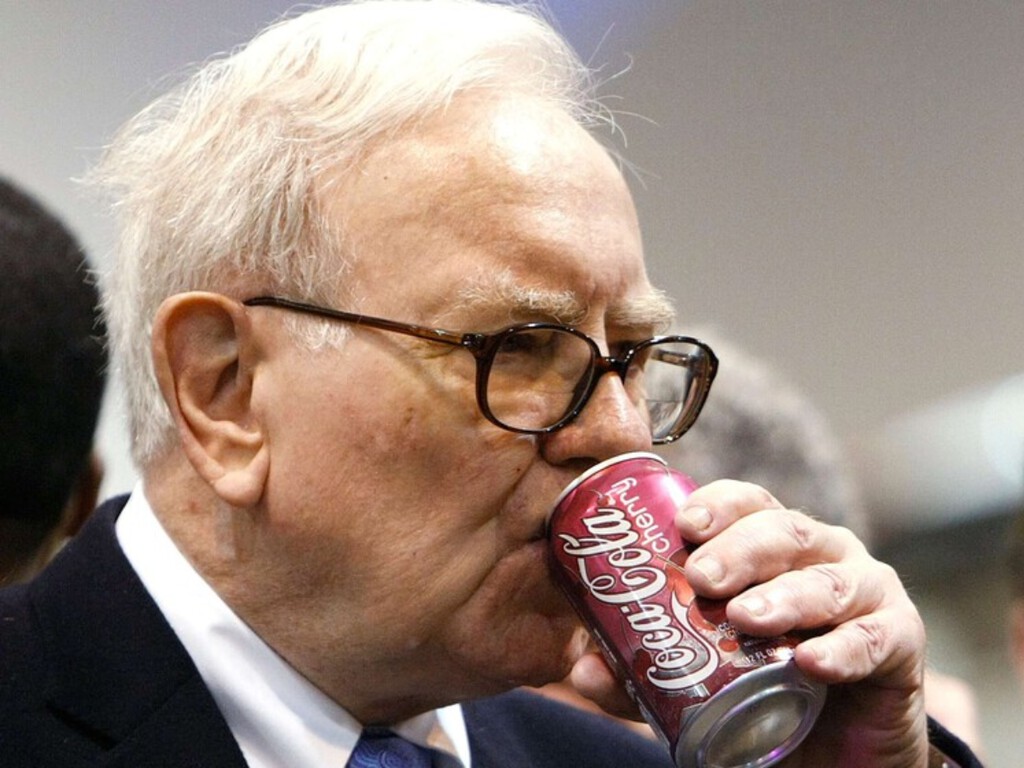 Es uno de los accionistas más famosos de Apple, tiene 95 años y una dieta que desafía toda lógica: Coca-Cola y McDonald's cada día 