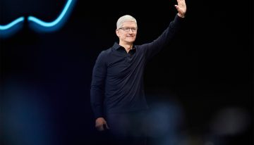 «Esto no es un adiós». Tim Cook se desnuda (emocionalmente) en su despedida como CEO de Apple