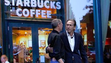 Steve Jobs pidió al CEO de Starbucks que despidiera a todo su equipo. Pensó que era una broma, pero iba completamente en serio