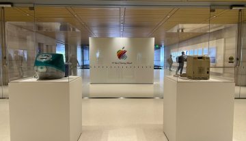 Apple se ha montado un museo espectacular con sus aparatos más míticos. Por supuesto, ni tú ni yo estamos en la lista de invitados