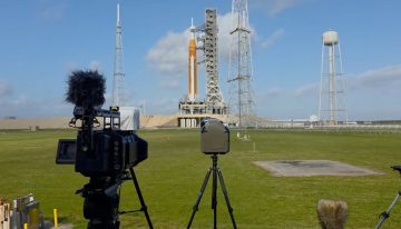 La NASA vuelve a la Luna con la misión Artemis II y Apple ha conseguido colar una cámara de más de 25.000 euros para grabarlo