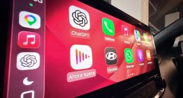 He bajado al coche a probar la nueva app de ChatGPT para CarPlay. Por fin tengo un copiloto con el que se puede hablar de verdad