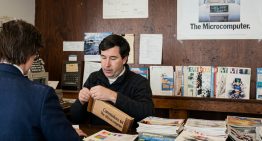 Pasó de vender «películas para adultos» a vender el primer ordenador de Apple. Así fue la primera Apple Store antes de que existiesen las Apple Store