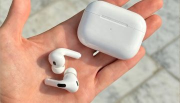 Llevamos décadas intentando esconder los audífonos. Apple se ha cargado el complejo haciendo exactamente lo contrario