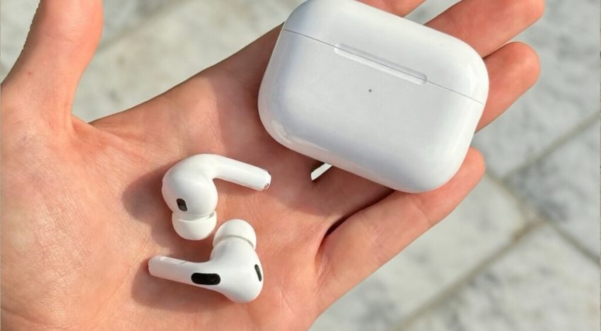 Llevamos décadas intentando esconder los audífonos. Apple se ha cargado el complejo haciendo exactamente lo contrario