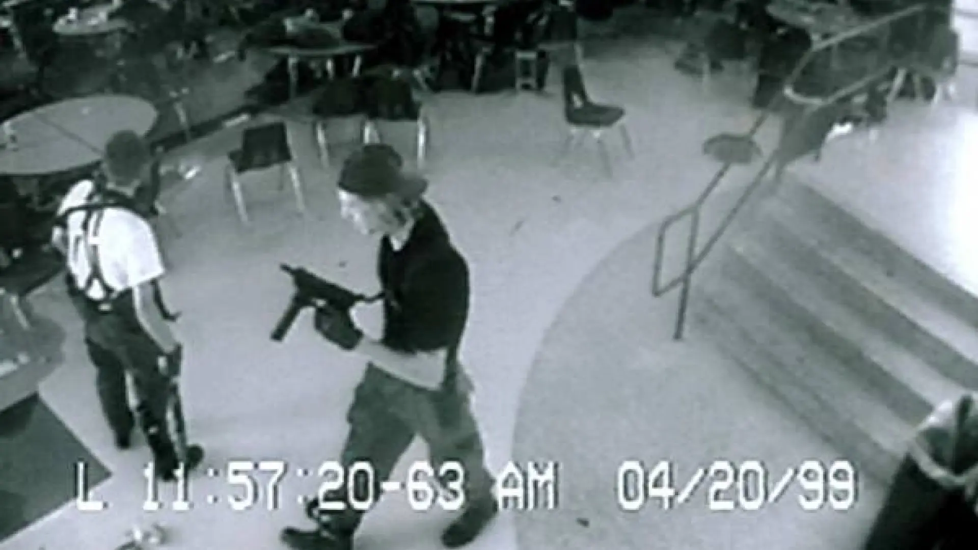 Una fecha clave, similitudes con la camiseta… Así fue la matanza de Columbine que habría inspirado al autor del tiroteo en México