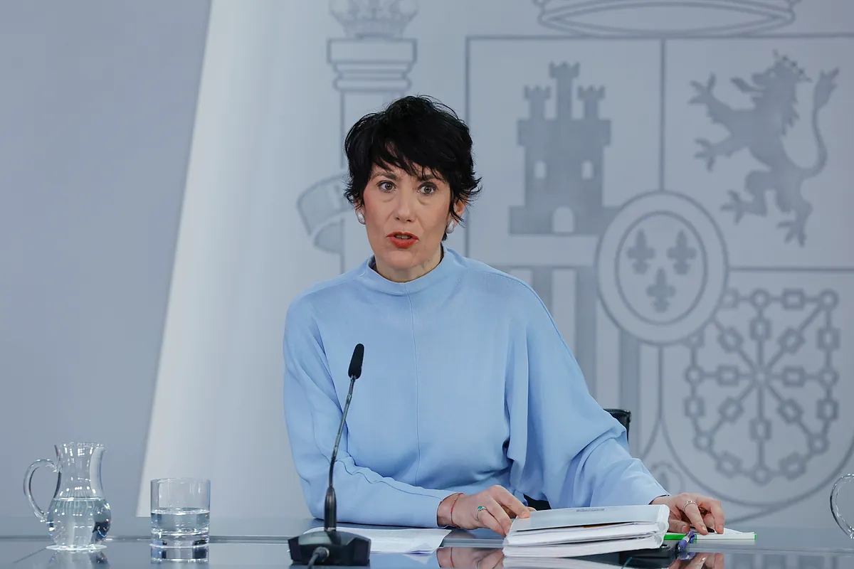 El Gobierno obliga ahora a que los inmigrantes prueben que no tienen antecedentes penales para regularizarse y colaborará con ellos para legalizar a más de medio millón