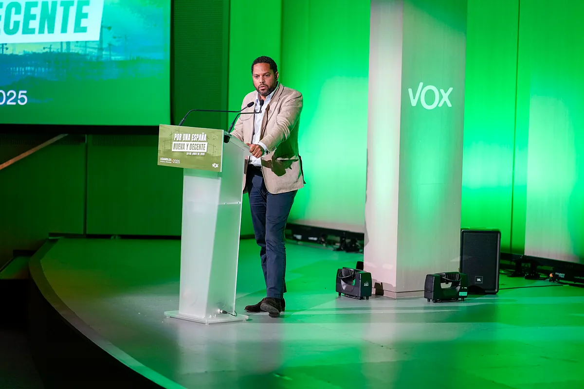 Vox lanza el ataque más duro contra Feijóo y su «clan de contrabandistas» y el PP le acusa de actuar como Sánchez para ocultar sus «problemas internos»