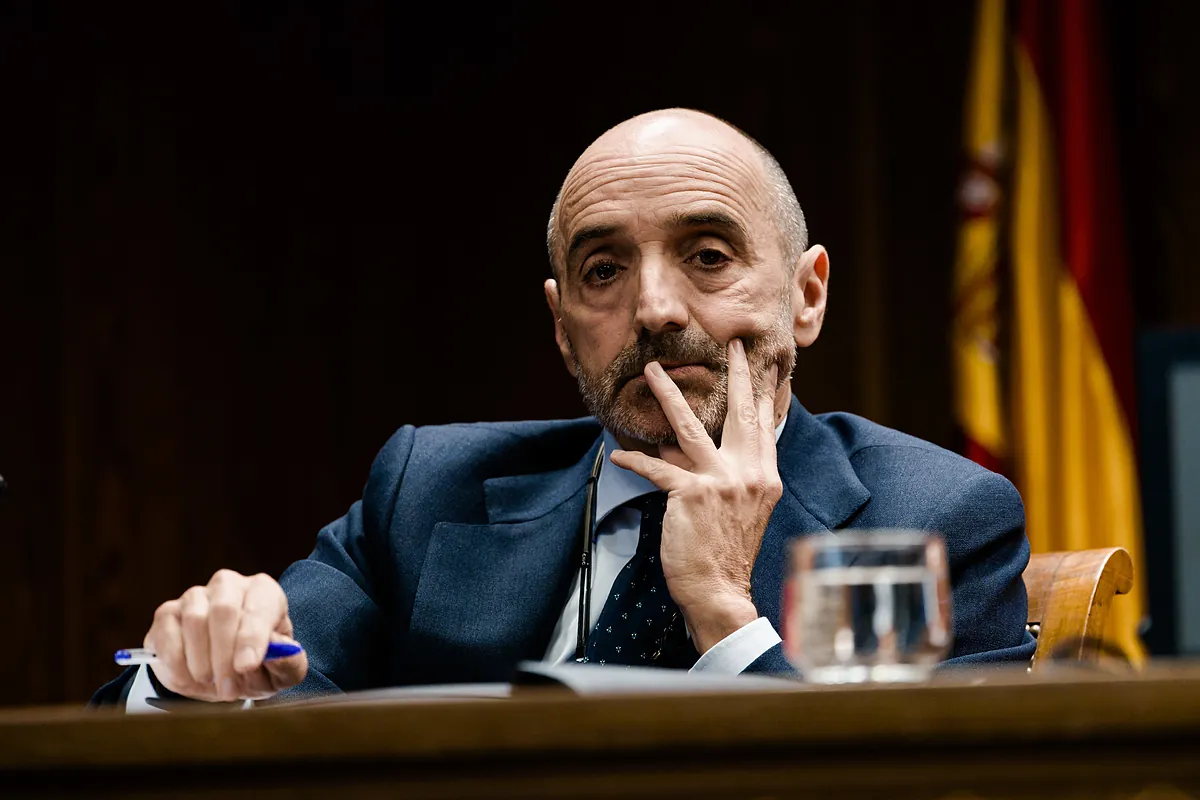 Julio Martínez, en la comisión del caso Koldo: silencio en el Senado y rajada en el Supremo