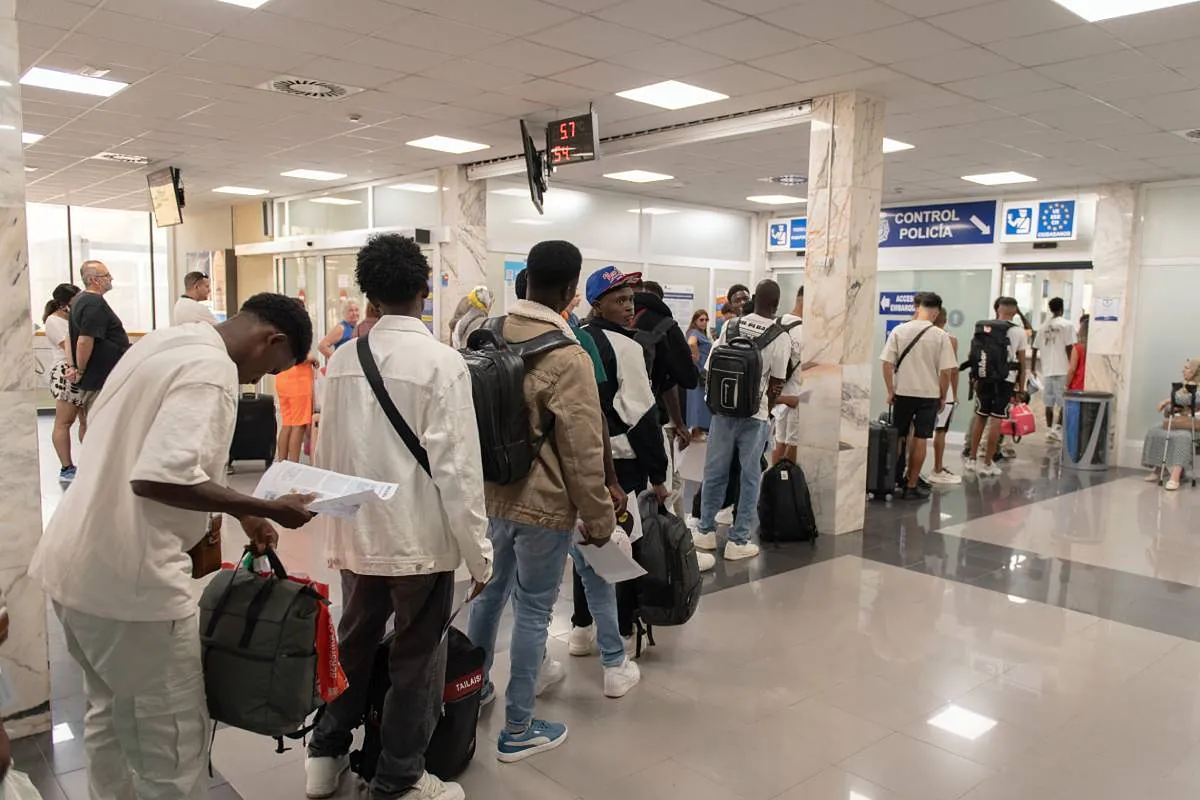 El Gobierno celebra el «aval» del Consejo de Estado a la regularización extraordinaria