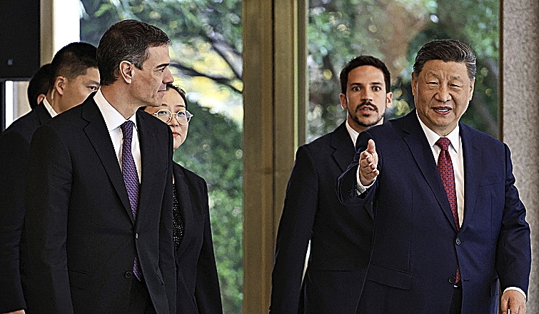 2025. Tercer encuentro entre Pedro Sánchez y Xi Jinping en Pekín. El objetivo del viaje era facilitar la exportación a China de productos españoles. EFE