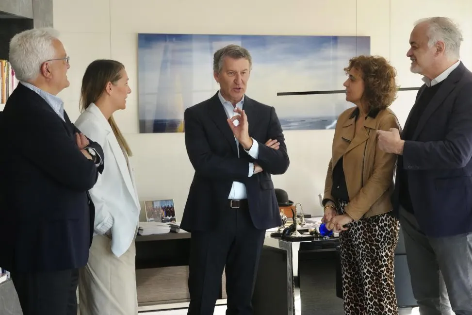 Feijóo llama a Sánchez «el Orban del Sur» y pide su dimisión por el procesamiento de su esposa: «Ha consentido que se robe en su cara y no se ha marchado»